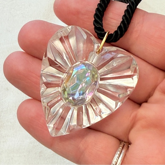 Vintage 80s Avon Iridescent Acrylic Heart Necklace Pendant 30" Black Cord - Picture 2 of 6